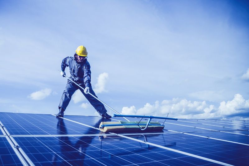 Photovoltaikanlage reinigen
